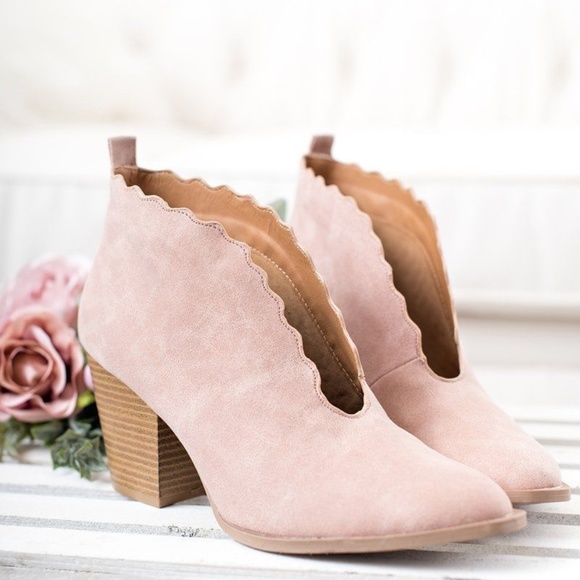 1 LEFT❗️Blush Scalloped V Cut Bootie - Picture 3 of 8